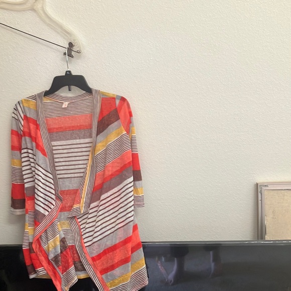 Sweaters - FINAL MARKDOWN Vogue lightweight flyaway cardigan small